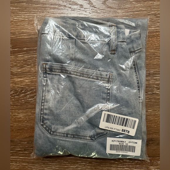 Kut from the Kloth Jodi Carpenter Wide Leg Jeans - Picture 4 of 5